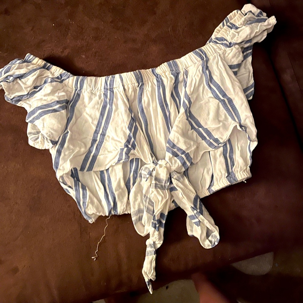 Cropped blue and white PacSun shirt